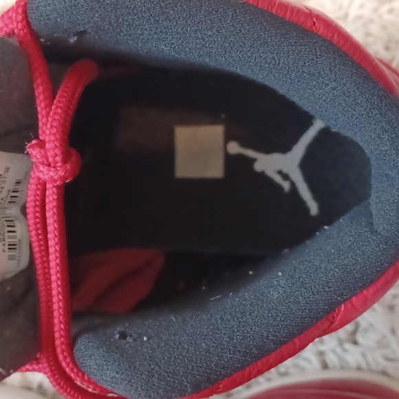 EUC Air Jordan 12 Retro Size 8 Red / White - Picture 15 of 16